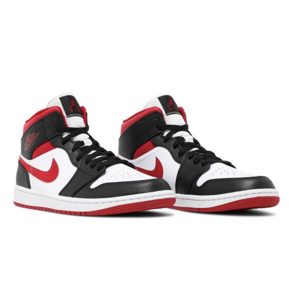 Air Jordan 1 Mid ‘Black Gym Red’ US 8.5 NEVER WORN